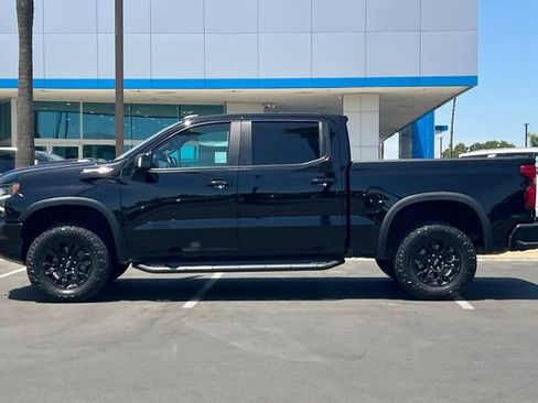 Used 2022 Chevrolet Silverado 1500 ZR2 w/ Technology Package AWD/4WD image 7