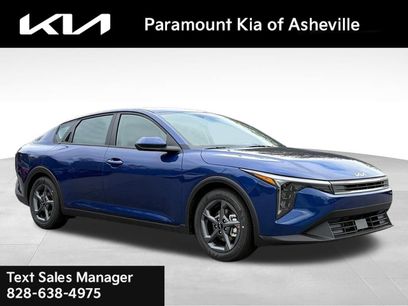 New 2025 Kia K4 LXS