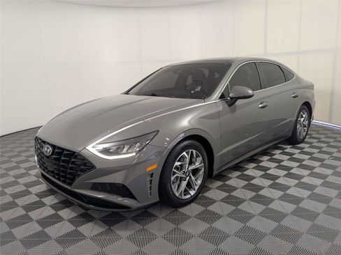 Used 2023 Hyundai Sonata SEL w/ Convenience Package FWD image 2