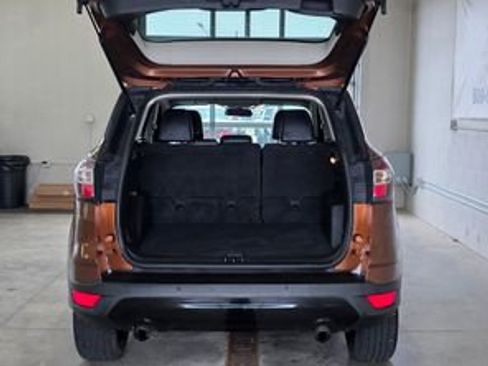 Used 2017 Ford Escape SE w/ Equipment Group 201A image 5