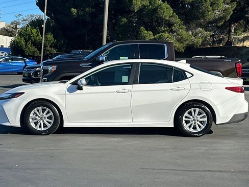 Used 2025 Toyota Camry LE FWD image 8