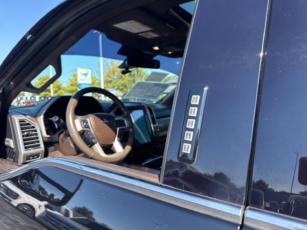 Used 2017 Ford F350 King Ranch w/ King Ranch Ultimate Package AWD/4WD image 19