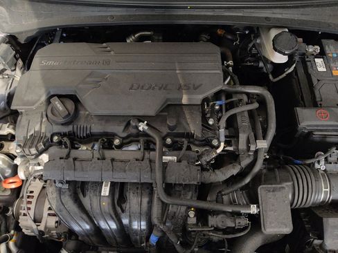 Used 2024 Hyundai Elantra SE FWD image 30