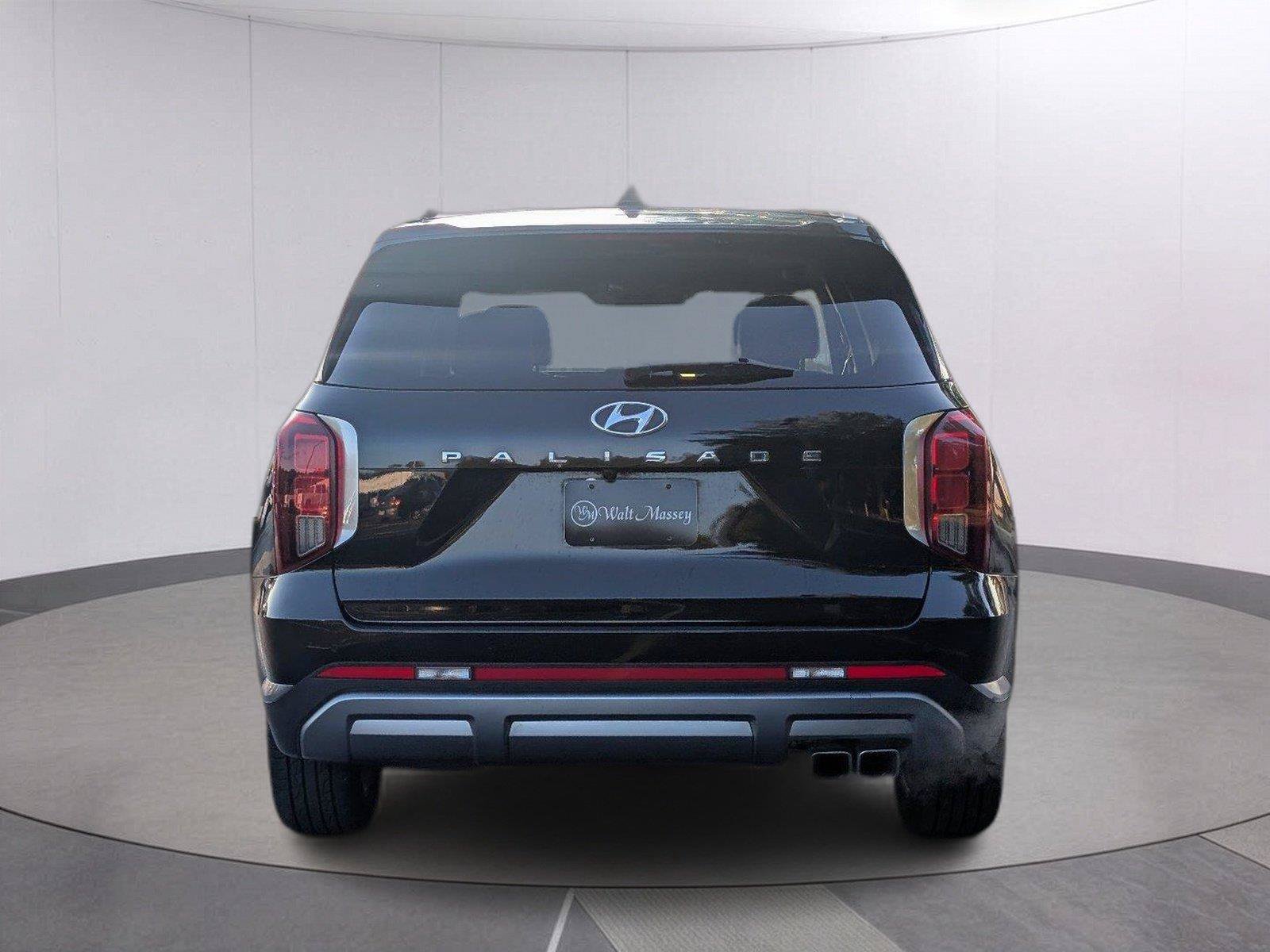 Used 2023 Hyundai Palisade Limited FWD image 4