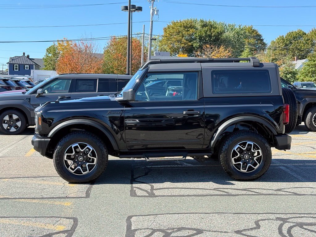 Used 2023 Ford Bronco 2-Door AWD/4WD image 2