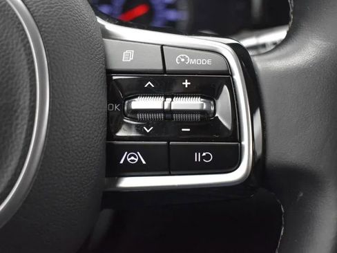 Used 2022 Kia Sorento S image 23
