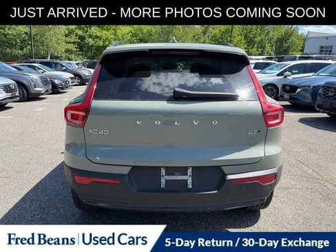 Used 2023 Volvo XC40 B5 Plus w/ Driver Assist Package AWD/4WD image 7