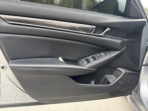 Used 2018 Honda Accord Sport image 14