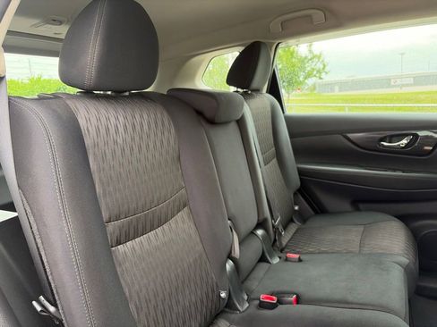 Used 2018 Nissan Rogue S AWD/4WD image 32