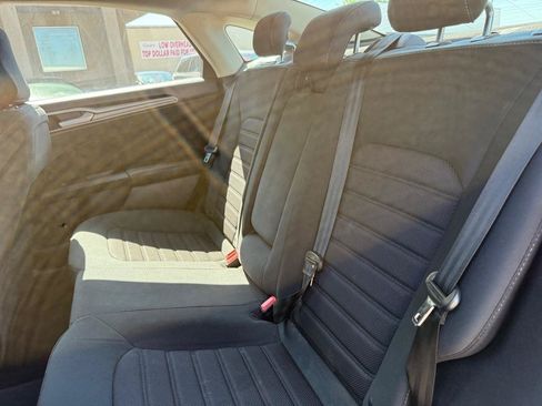 Used 2020 Ford Fusion SE FWD image 6