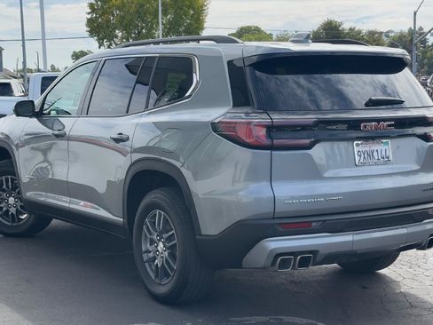 Used 2025 GMC Acadia Elevation AWD/4WD image 5