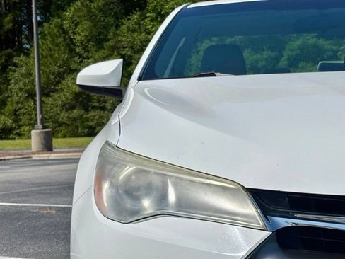 Used 2017 Toyota Camry LE FWD image 13