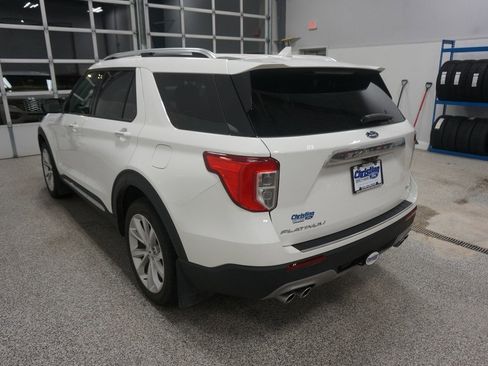 Used 2023 Ford Explorer Platinum w/ Technology Package image 4