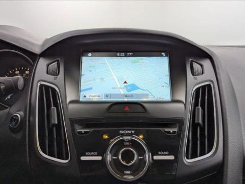 Used 2016 Ford Focus Titanium w/ Titanium Technology Package image 26