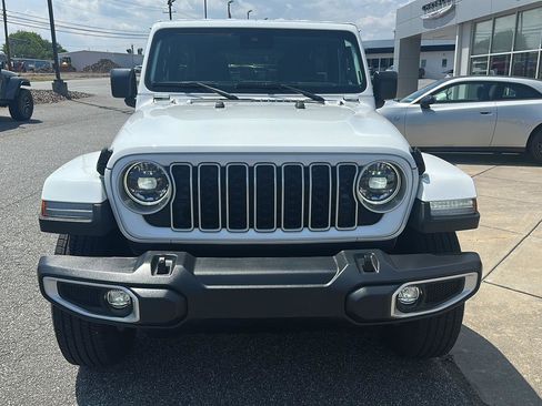 Used 2024 Jeep Wrangler Sahara image 2