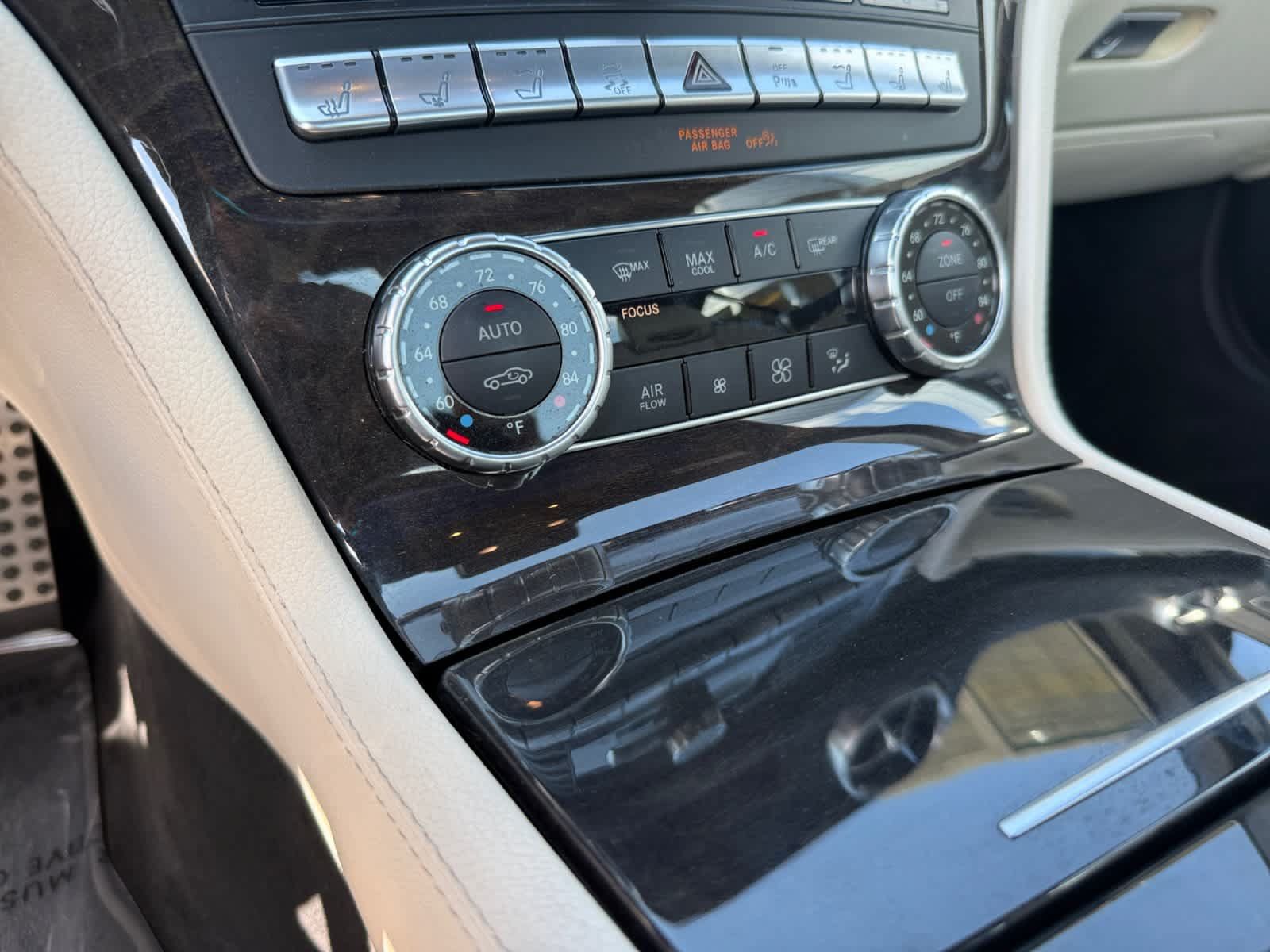 Used 2015 Mercedes-Benz SL 550 image 18