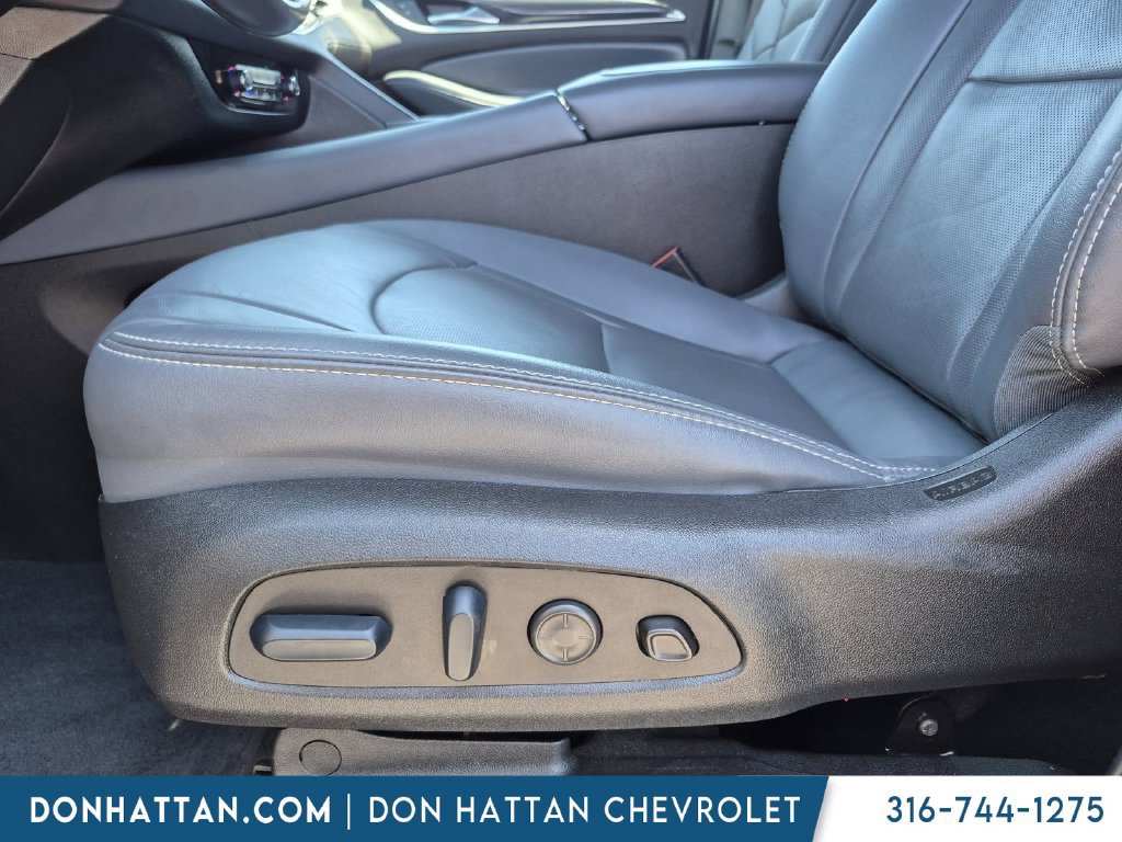 Used 2024 Buick Enclave Premium AWD/4WD image 11