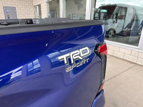 Used 2025 Toyota Tacoma TRD Sport AWD/4WD image 10