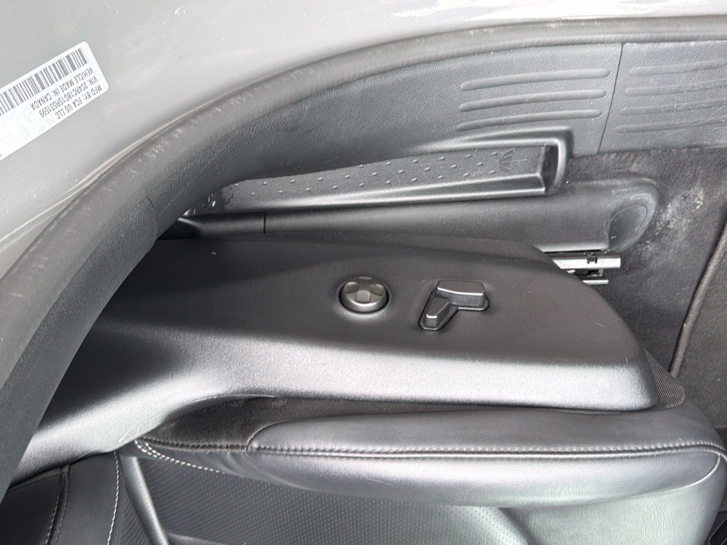 Used 2025 Chrysler Pacifica Select FWD image 20
