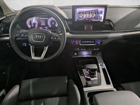 Certified 2025 Audi Q5 2.0T Premium image 18