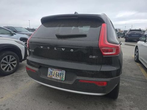 Used 2025 Volvo XC40 B5 Plus AWD/4WD image 5