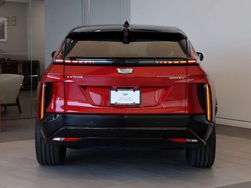 Used 2025 Cadillac Lyriq Sport AWD/4WD image 4