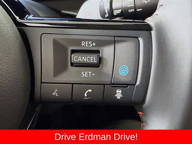 Used 2025 Nissan Kicks SR FWD image 13