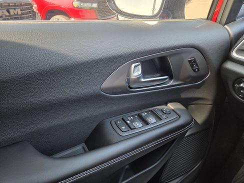 New 2026 Chrysler Pacifica Select FWD image 38
