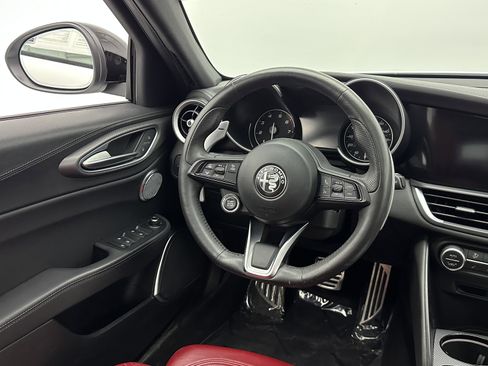 Used 2022 Alfa Romeo Giulia Veloce image 23