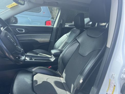 Used 2022 Jeep Compass Latitude w/ Sun and Sound Group image 13