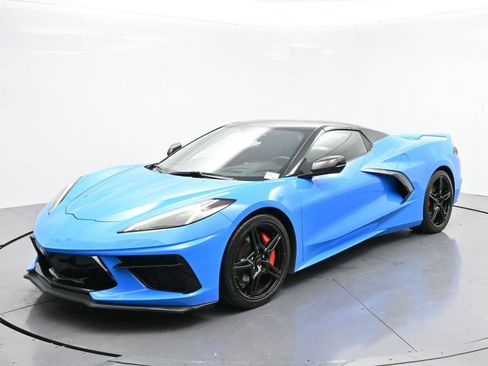 Used 2021 Chevrolet Corvette Stingray Premium Conv w/ Z51 Performance Package image 3