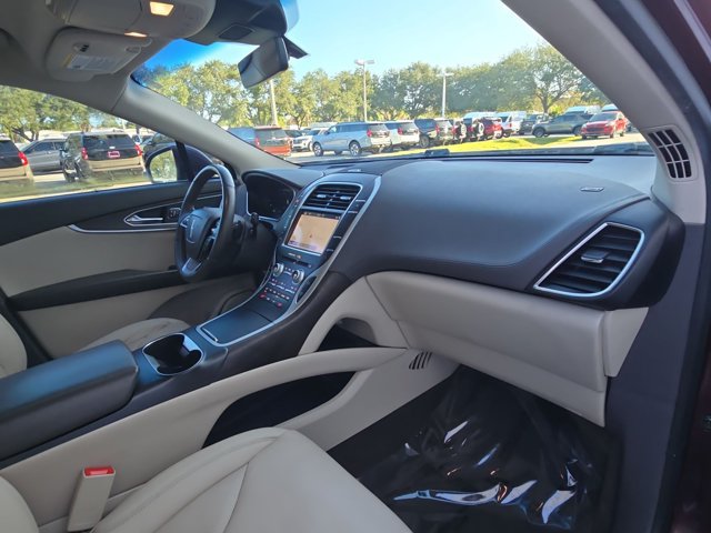 Used 2019 Lincoln Nautilus Select w/ Class II Trailer Tow Package FWD image 22