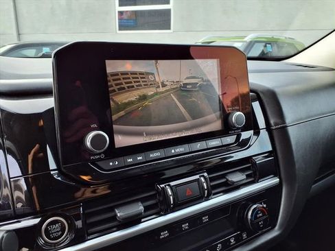 Used 2022 Nissan Pathfinder SV image 20