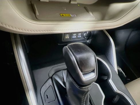 Used 2023 Toyota Highlander XLE AWD/4WD image 24