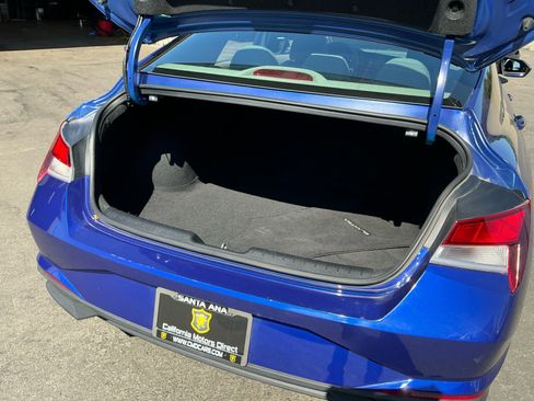 Used 2023 Hyundai Elantra SEL w/ Convenience Package image 25