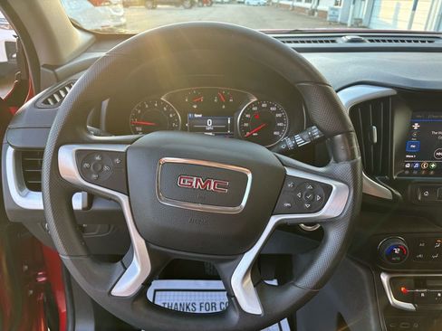 Used 2024 GMC Terrain SLE w/ Driver Convenience Package image 17