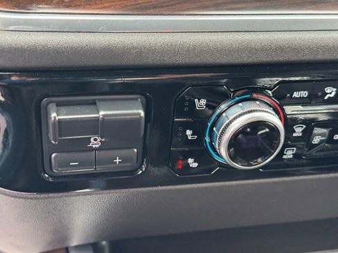 Used 2024 GMC Sierra 1500 SLT w/ SLT Premium Plus Package image 25