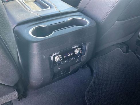 Used 2021 GMC Yukon Denali w/ Denali Premium Package image 24