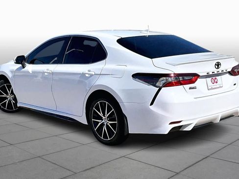 Used 2021 Toyota Camry SE image 12