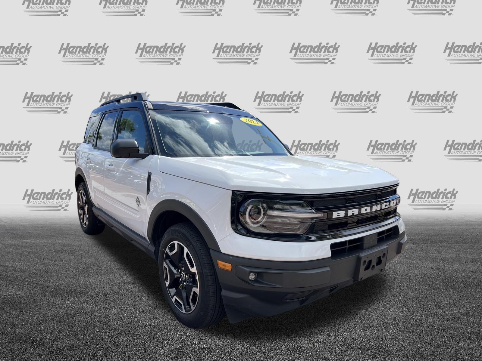 Used 2024 Ford Bronco Sport Outer Banks w/ Tech Package AWD/4WD image 2