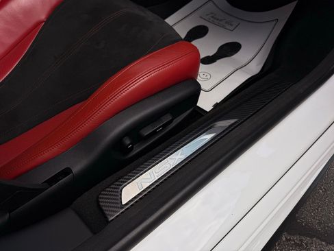 Used 2017 Acura NSX image 25