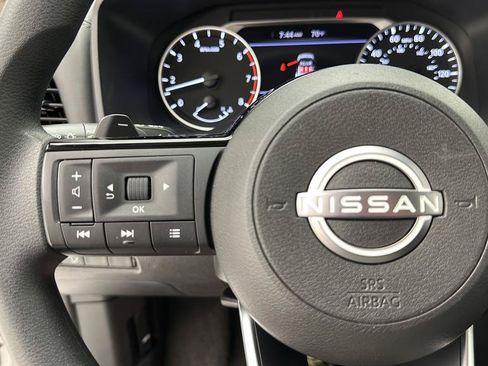 Used 2023 Nissan Rogue SV AWD/4WD image 17