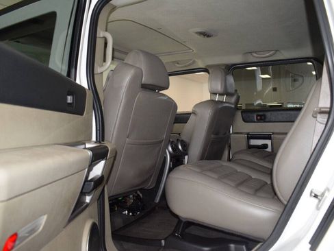 Used 2003 HUMMER H2 w/ Preferred Equipment Group AWD/4WD image 38
