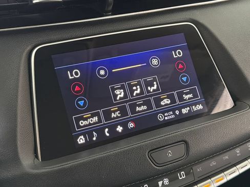 Used 2023 Cadillac XT4 Premium Luxury FWD image 7