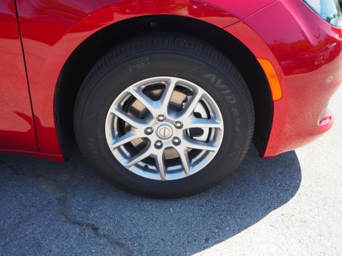 New 2025 Chrysler Voyager LX image 5