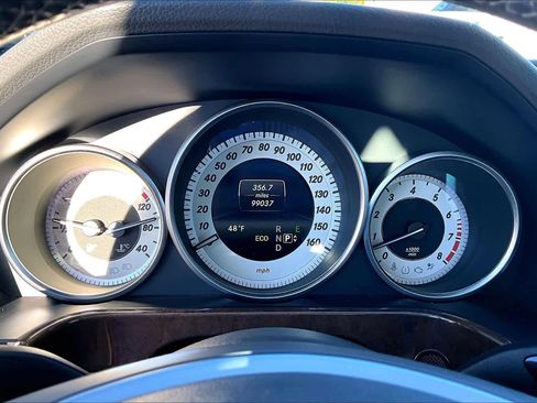 Used 2014 Mercedes-Benz E 350 Sedan image 25