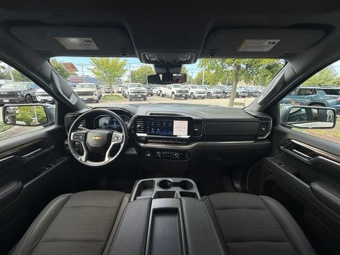 Used 2023 Chevrolet Silverado 1500 LT AWD/4WD image 32