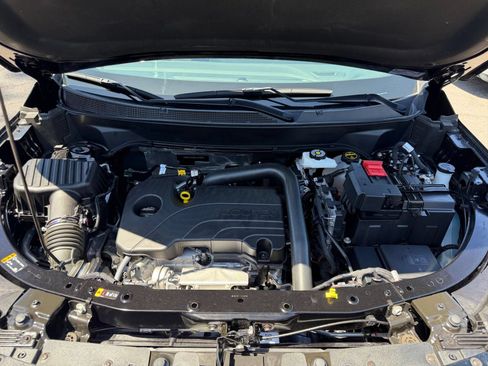 Used 2025 Chevrolet Equinox LT FWD image 33