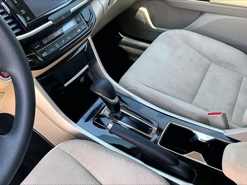 Used 2016 Honda Accord EX image 17