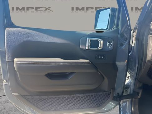Used 2025 Jeep Wrangler Unlimited Sahara AWD/4WD image 26